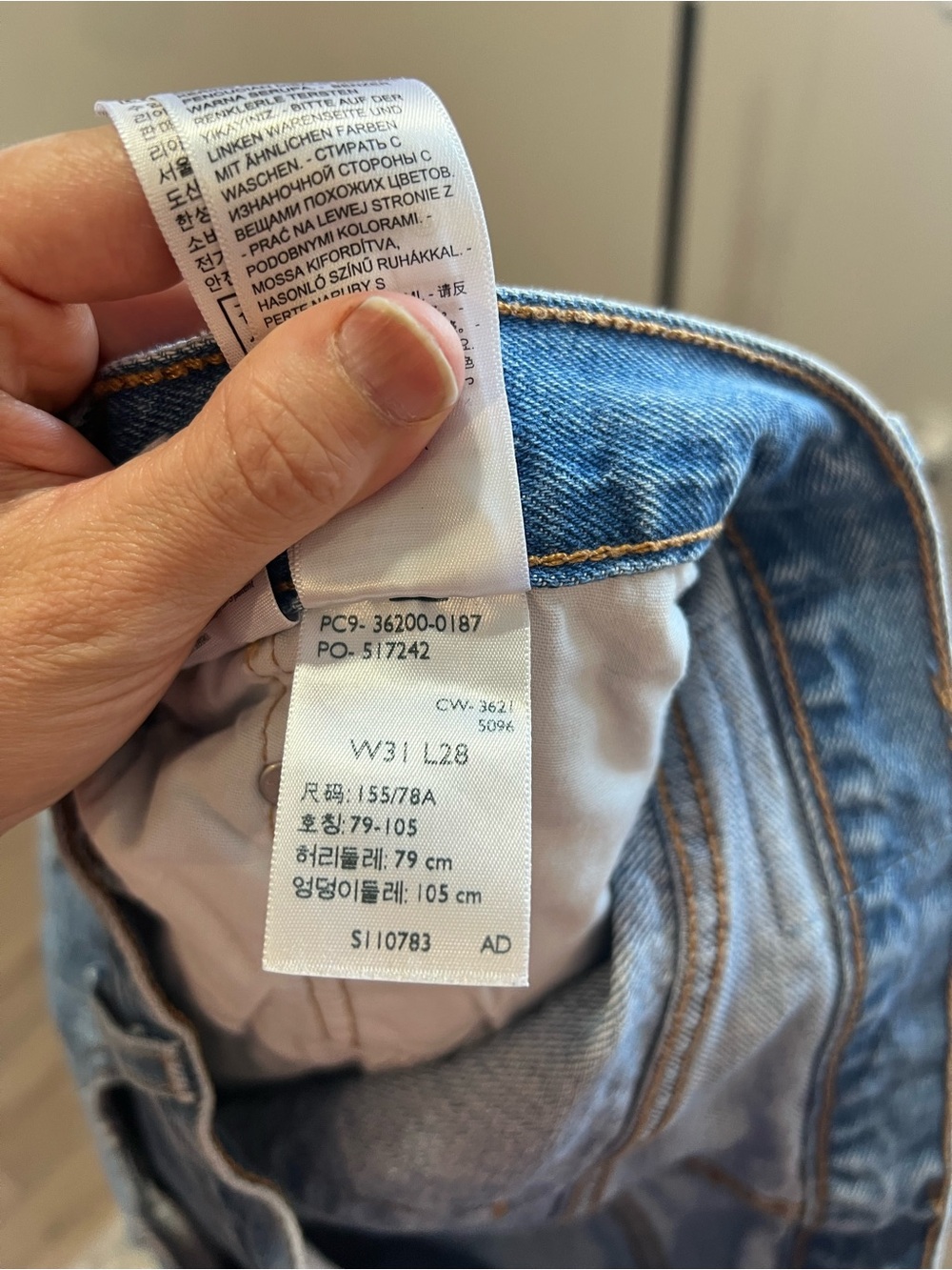 Levi’s 501 Original Fit Distressed Cropped Jeans Light Wash W31 L28 - Picture 6 of 6